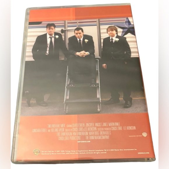 Two and a Half Men: The Complete Fifth Season DVD Box Set - 3 Discs - Picture 2 of 6